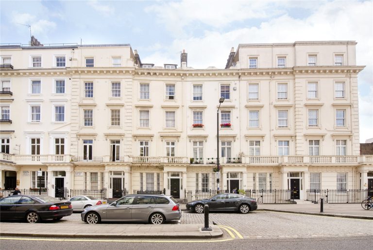 St Georges Drive, London