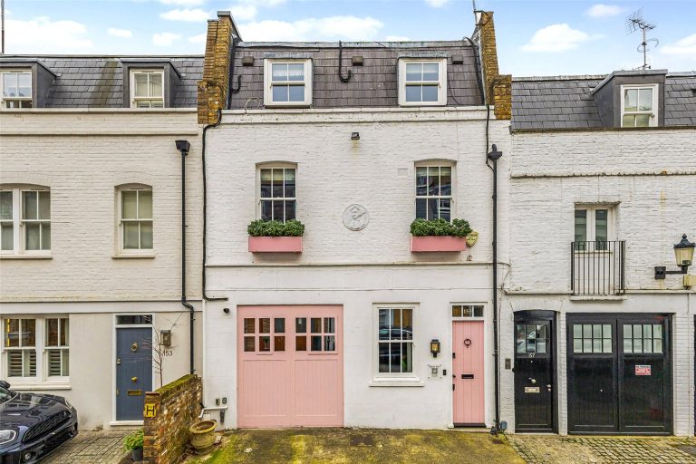 Pavilion Road, London