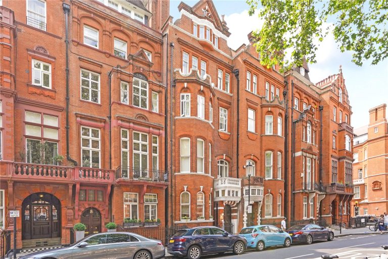 Cadogan Gardens, Chelsea