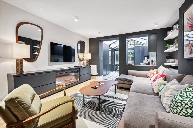 Kensington Court, Kensington
