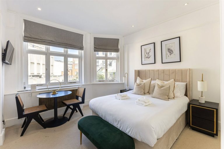 Hans Crescent, London
